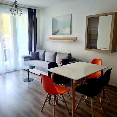 Lelle Riviera Apartment Балатонлеле Екстериор снимка