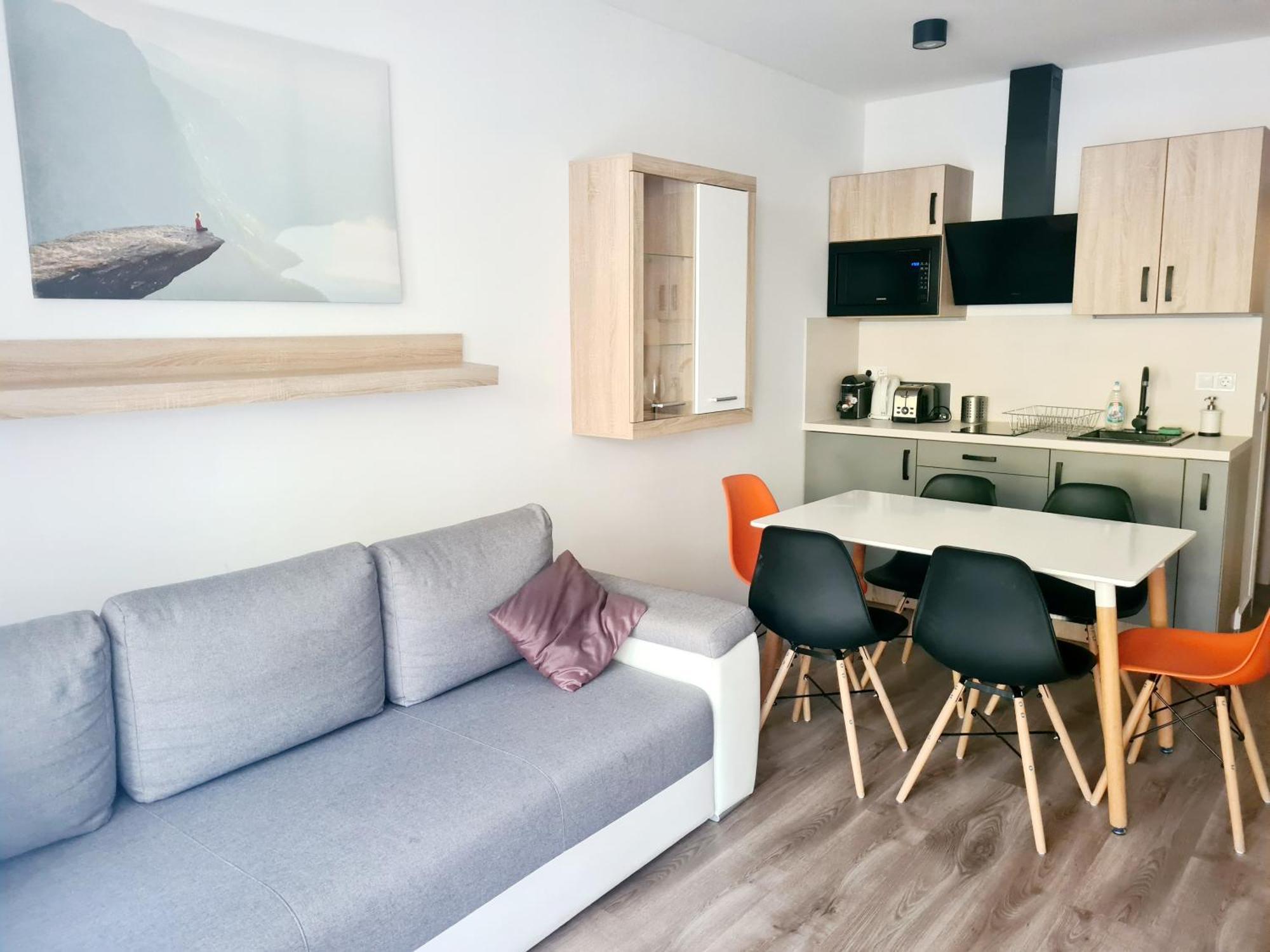Lelle Riviera Apartment Балатонлеле Екстериор снимка